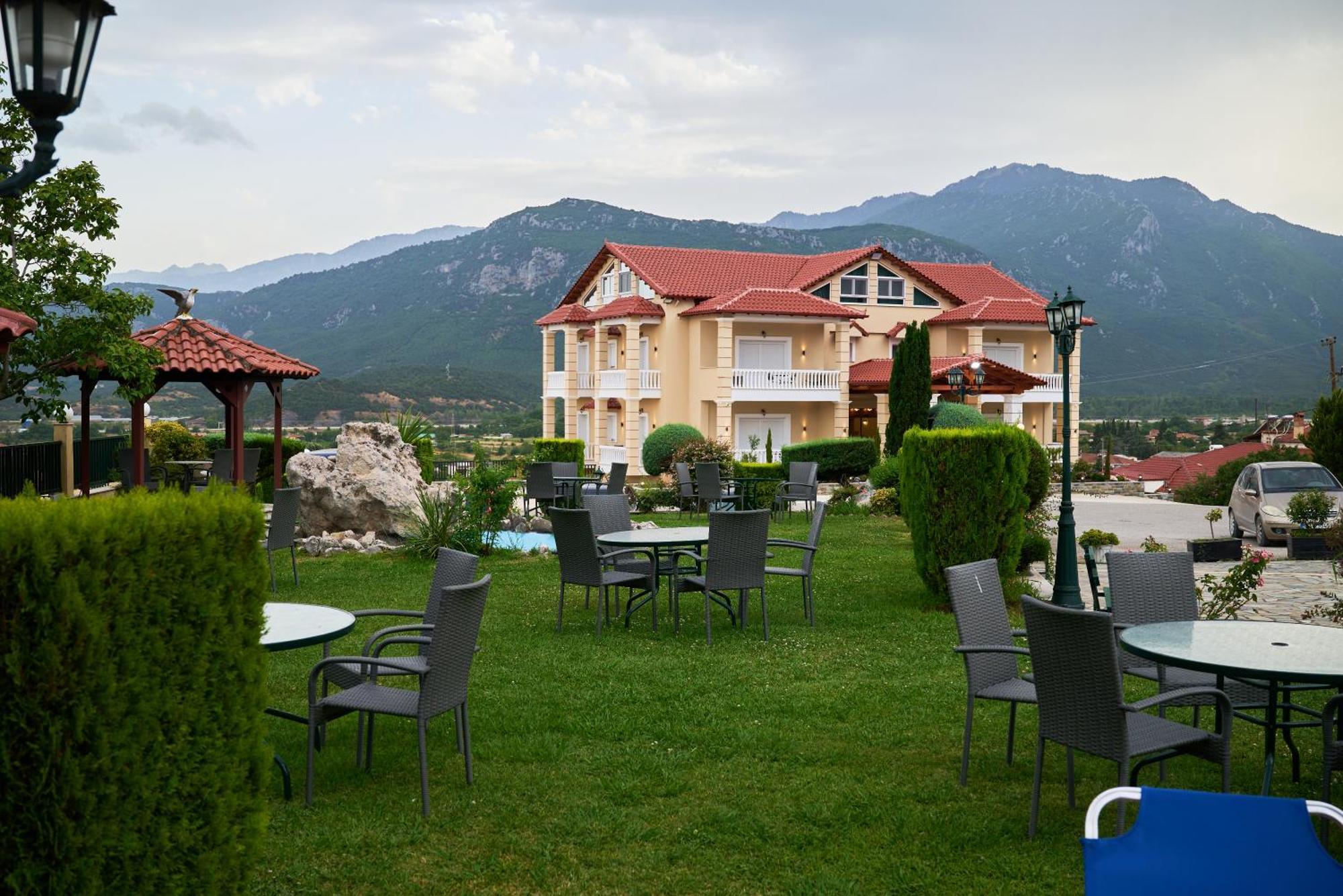 Famissi Suites 1 Kalambaka Extérieur photo